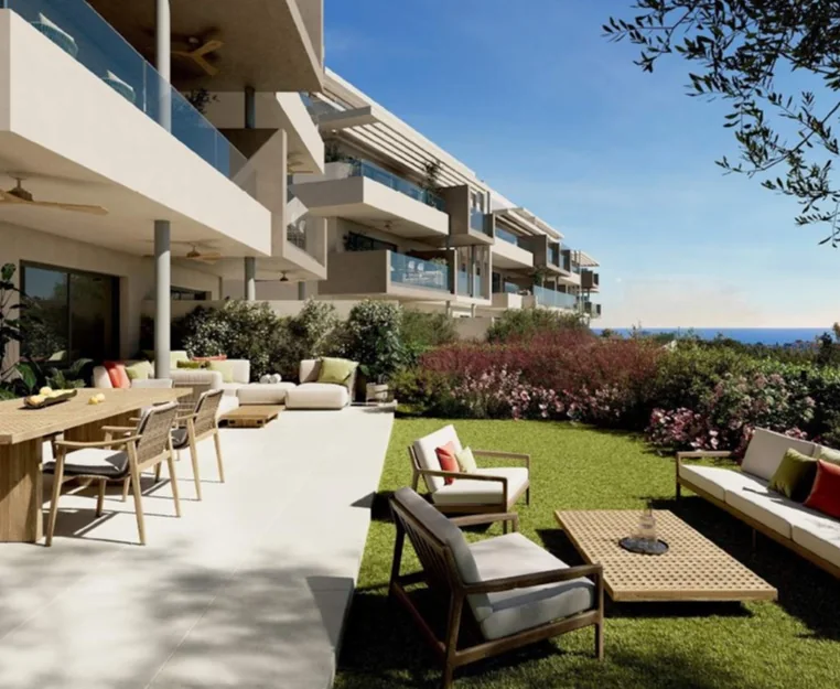 Altos del Chaparral · Terraza y jardín